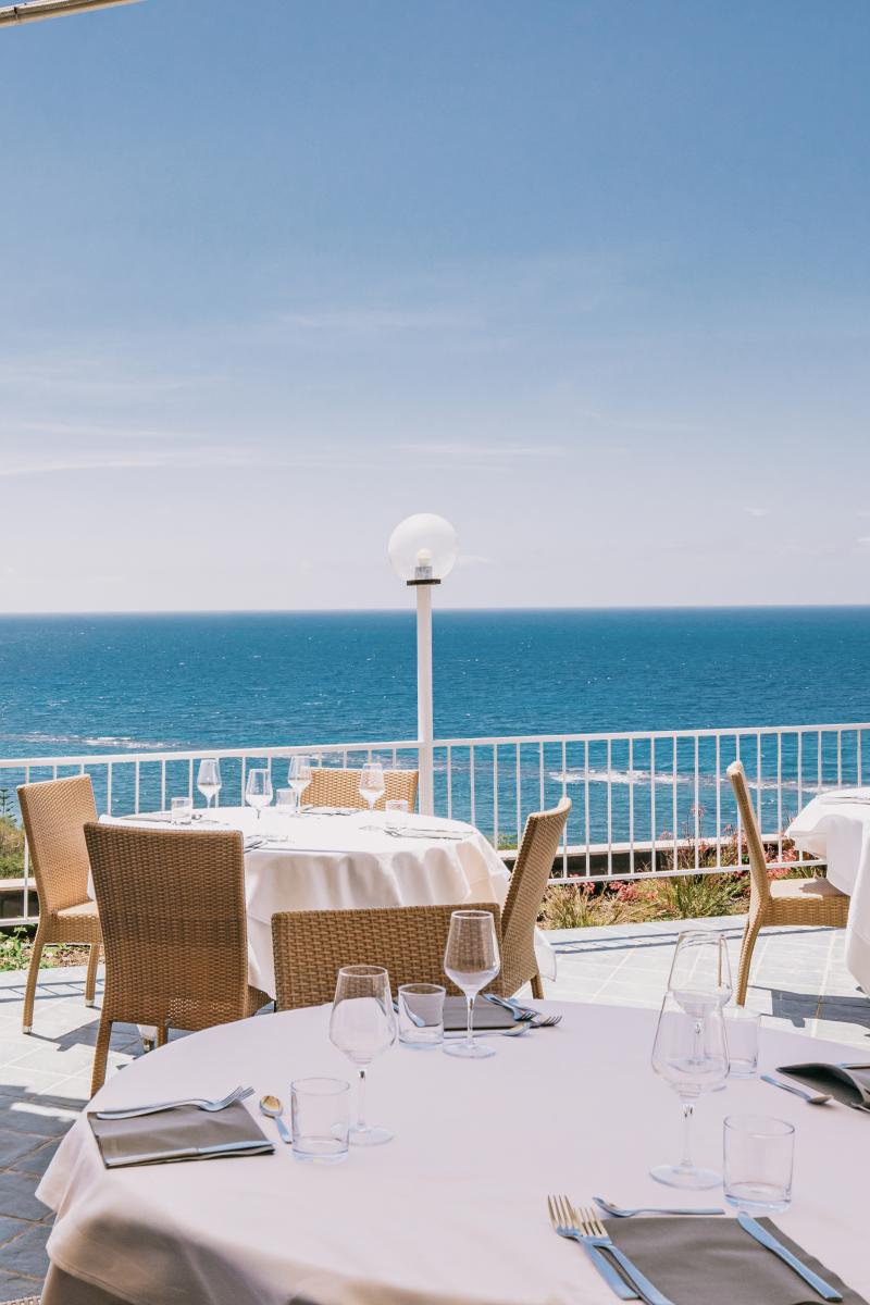 mclub cala regina tables with view